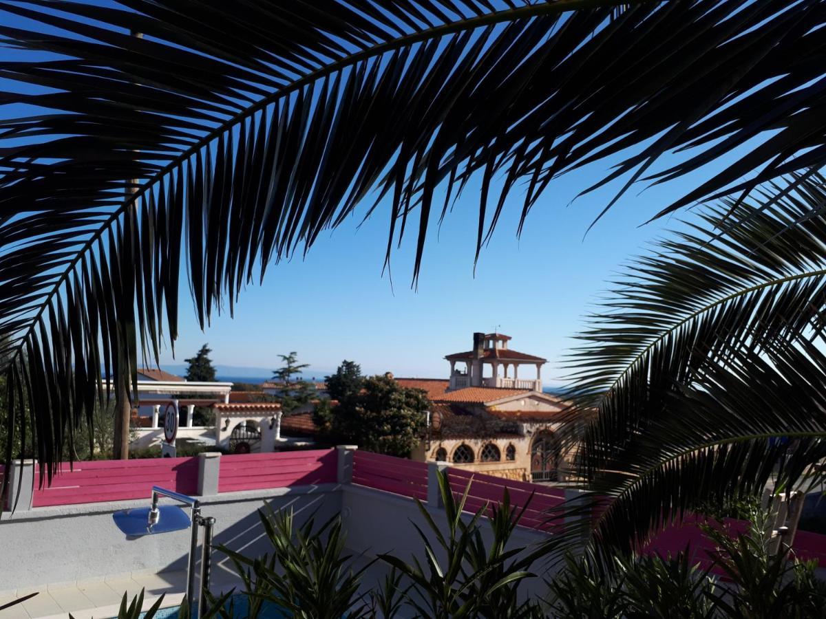 Helles Doppelzimmer Mit Bad, Terrasse Und Pool, Seperater Eingang, Liznjan, Istrien Exterior foto